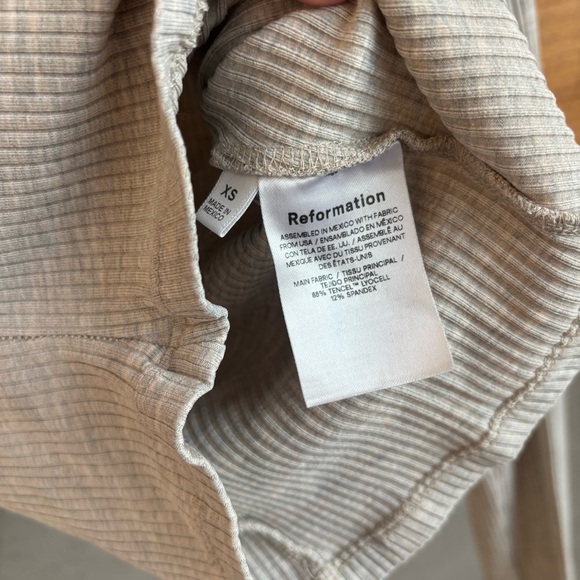 Reformation Gray Ribbed Long Sleeve Crop Top, Size XS - Picture 6 of 7